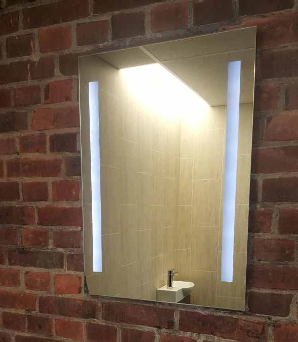 Horton Illuminated Bathroom Mirror - Battery Powered LED Mirror 700 x 500 mm by Croydex 6 Horton Illuminated Bathroom Mirror - Battery Powered LED Mirror 700 x 500 mm by Croydex - Image 4