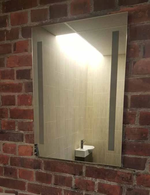 Horton Illuminated Bathroom Mirror - Battery Powered LED Mirror 700 x 500 mm by Croydex 7 Horton Illuminated Bathroom Mirror - Battery Powered LED Mirror 700 x 500 mm by Croydex - Image 5