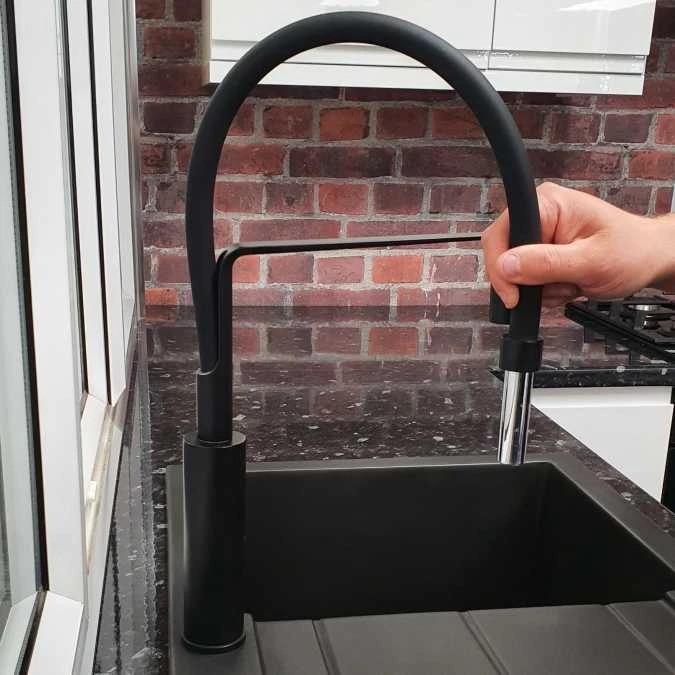 Jeroni Chef Matt Black Pull Out Kitchen Mixer Tap - High-Quality Francis Comap Design 6 Jeroni Chef Matt Black Pull Out Kitchen Mixer Tap - High-Quality Francis Comap Design - Image 4