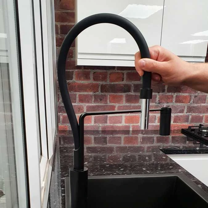 Jeroni Chef Matt Black Pull Out Kitchen Mixer Tap - High-Quality Francis Comap Design 5 Jeroni Chef Matt Black Pull Out Kitchen Mixer Tap - High-Quality Francis Comap Design - Image 3