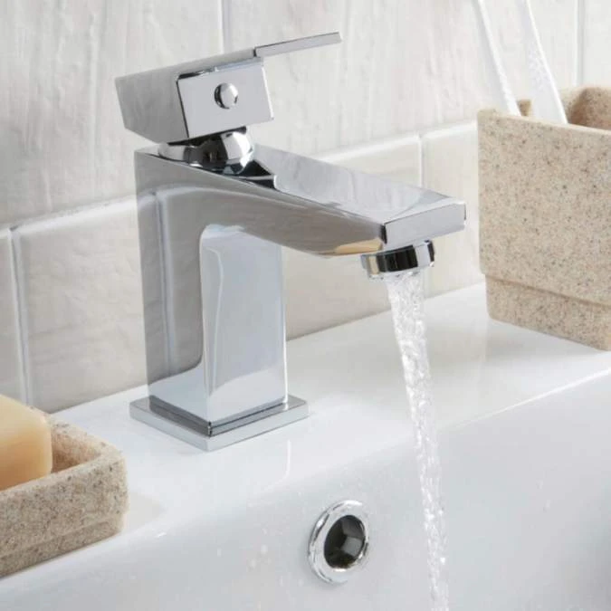 Scudo Lanza Chrome Mono Basin Mixer Tap - Modern Bathroom Tap with Sleek Design 4 Scudo Lanza Chrome Mono Basin Mixer Tap - Modern Bathroom Tap with Sleek Design - Image 2