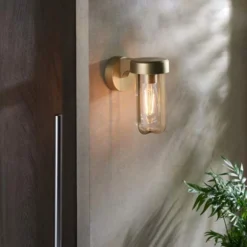 Mandarin Wall Light - Brushed Brass | Modern Bathroom Lighting 16 Mandarin Wall Light - Brushed Brass | Modern Bathroom Lighting -Bathroom Sales Shop Mandarin Wall Light Brass Lifestyle4