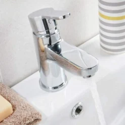 Scudo Favour Mono Basin Mixer Tap with Waste - Modern Chrome Finish 6 Scudo Favour Mono Basin Mixer Tap with Waste - Modern Chrome Finish -Bathroom Sales Shop TAP021 Lifestyle